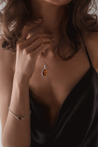 Amber ELEMENT Pendant Necklace - Baltic Amber & Sterling Silver | Elegant & Natural Design