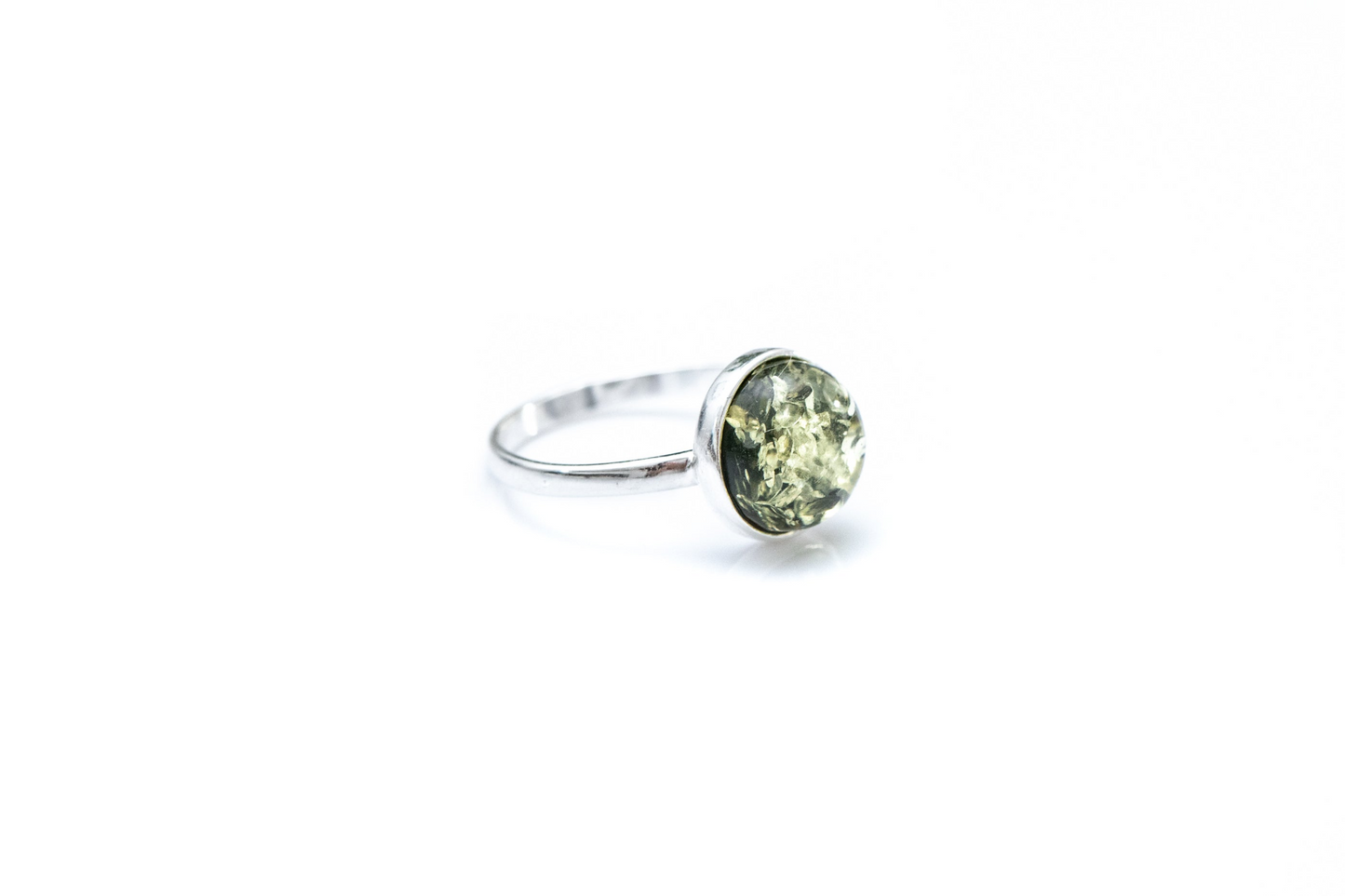 ESSENTIALS Green Amber Solitaire Ring - Minimal and Modern Jewelry Box Must-Have - BEYRUN