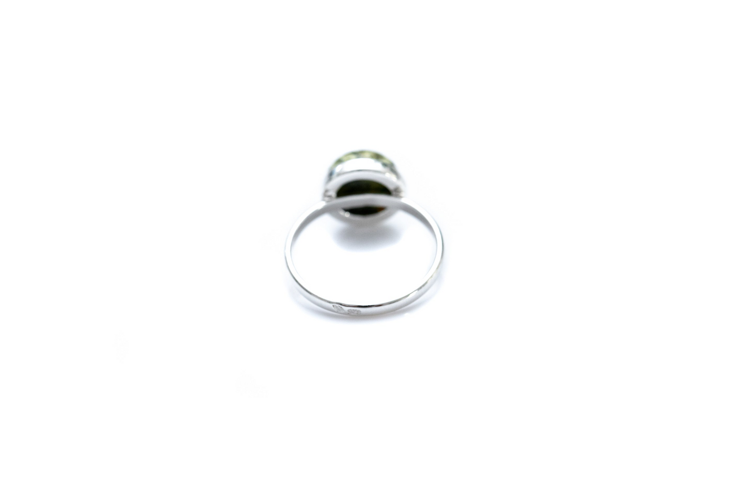 ESSENTIALS Green Amber Solitaire Ring - Minimal and Modern Jewelry Box Must-Have - BEYRUN