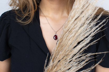 Cherry Amber ELEMENT Pendant Necklace - Elegant Baltic Beauty