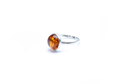 ESSENTIALS Amber Solitaire Ring - Minimal and Modern Jewellery Box Must-Have - BEYRUN