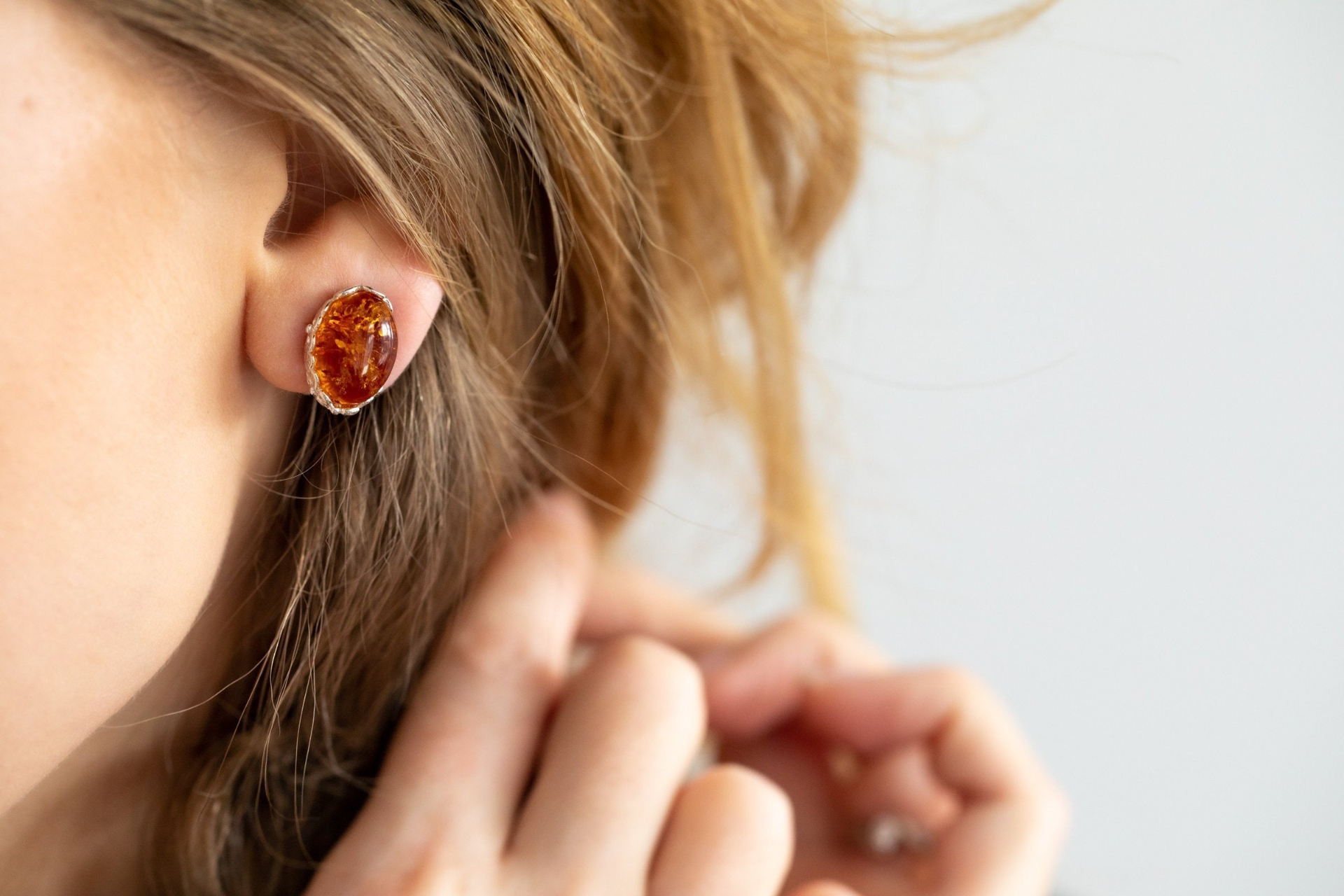 Floral Frame Oval Amber Clip On Earrings - Elegant Accessory for Non-Pierced Ears - BEYRUN