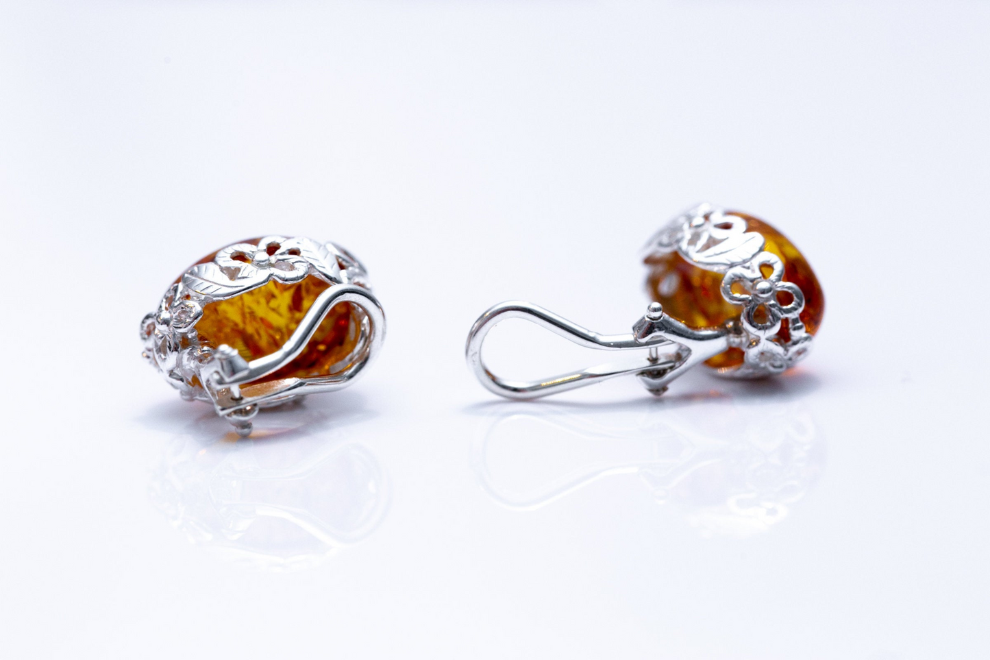 Floral Frame Oval Amber Clip On Earrings - Elegant Accessory for Non-Pierced Ears - BEYRUN