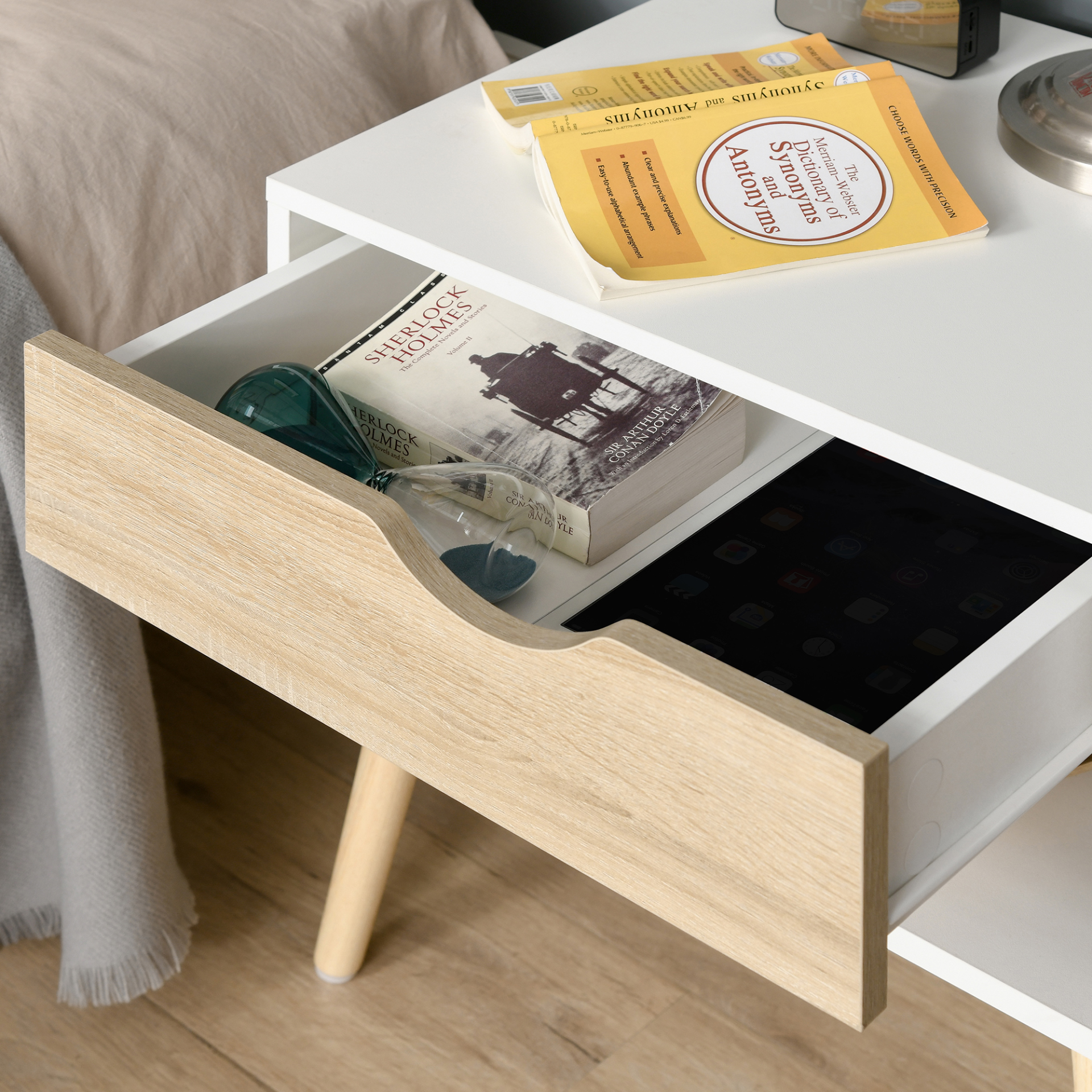 HOMCOM Modern Bedside Table with Drawer & Shelf - Stylish Nightstand for Bedroom - BEYRUN