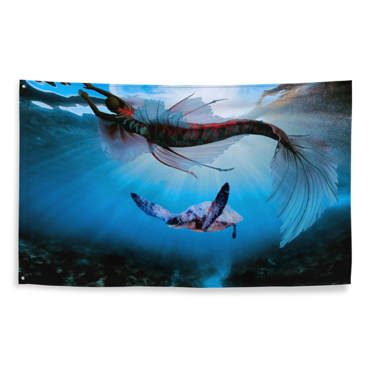 Turtle and Fish Art Flag Tapestry - Vibrant & Exotic Home Decor - BEYRUN