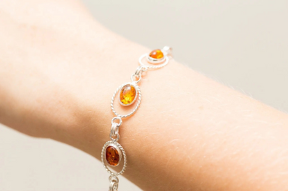 Amber Quintessence Link Bracelet - Timeless Elegance in Classic Amber Jewelry - BEYRUN