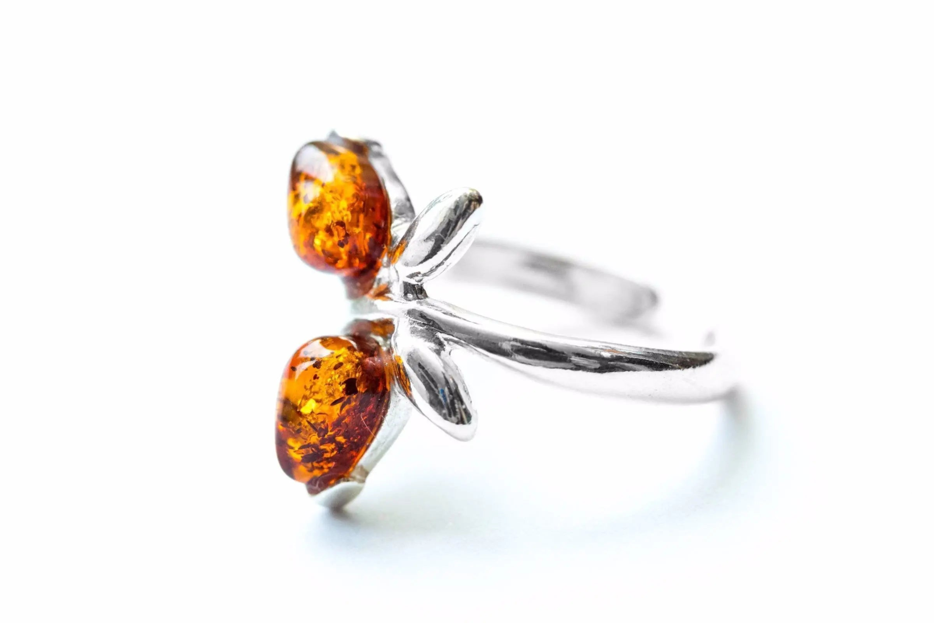 Amber Butterfly Midi Ring - Quirky and Cute Accessory for Everyday Wear - BEYRUN