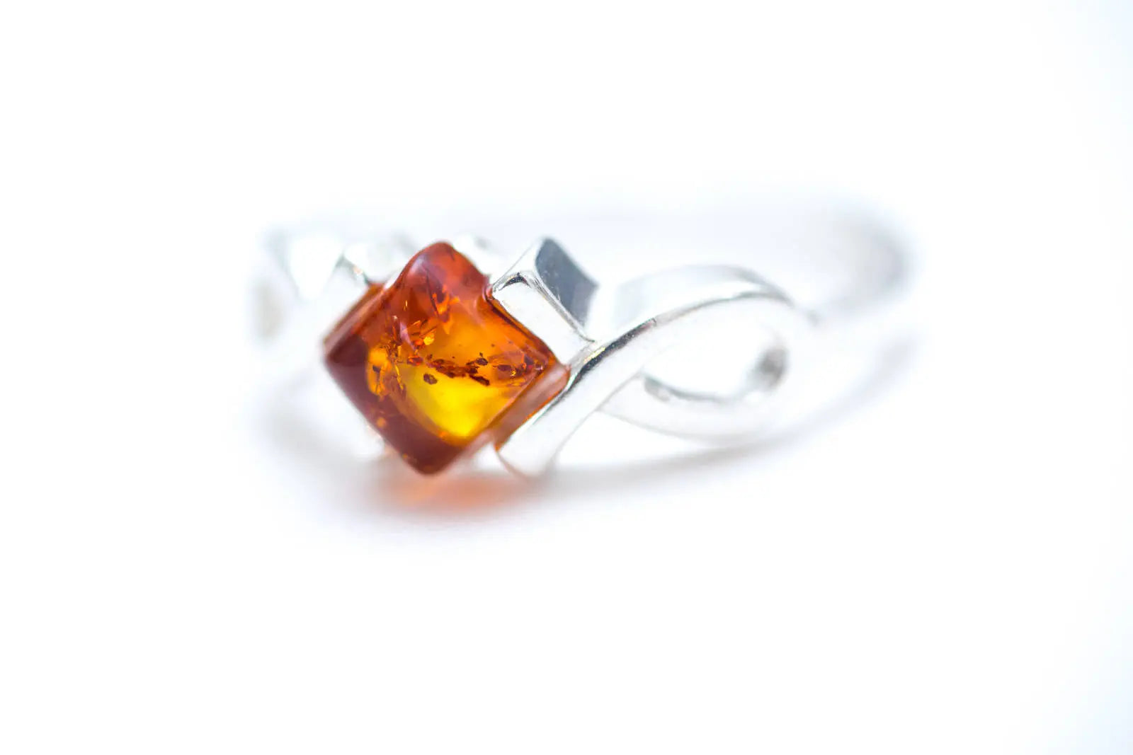 Amber Diamond Infinity Ring - Sparkling Gemstone Accessories for Every Occasion - BEYRUN