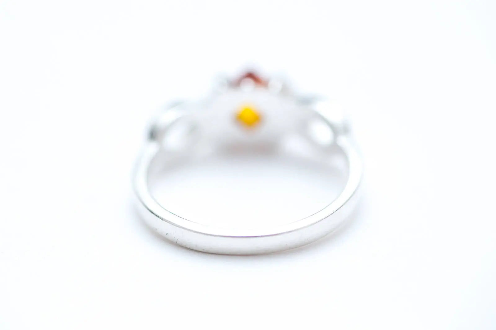 Amber Diamond Infinity Ring - Sparkling Gemstone Accessories for Every Occasion - BEYRUN