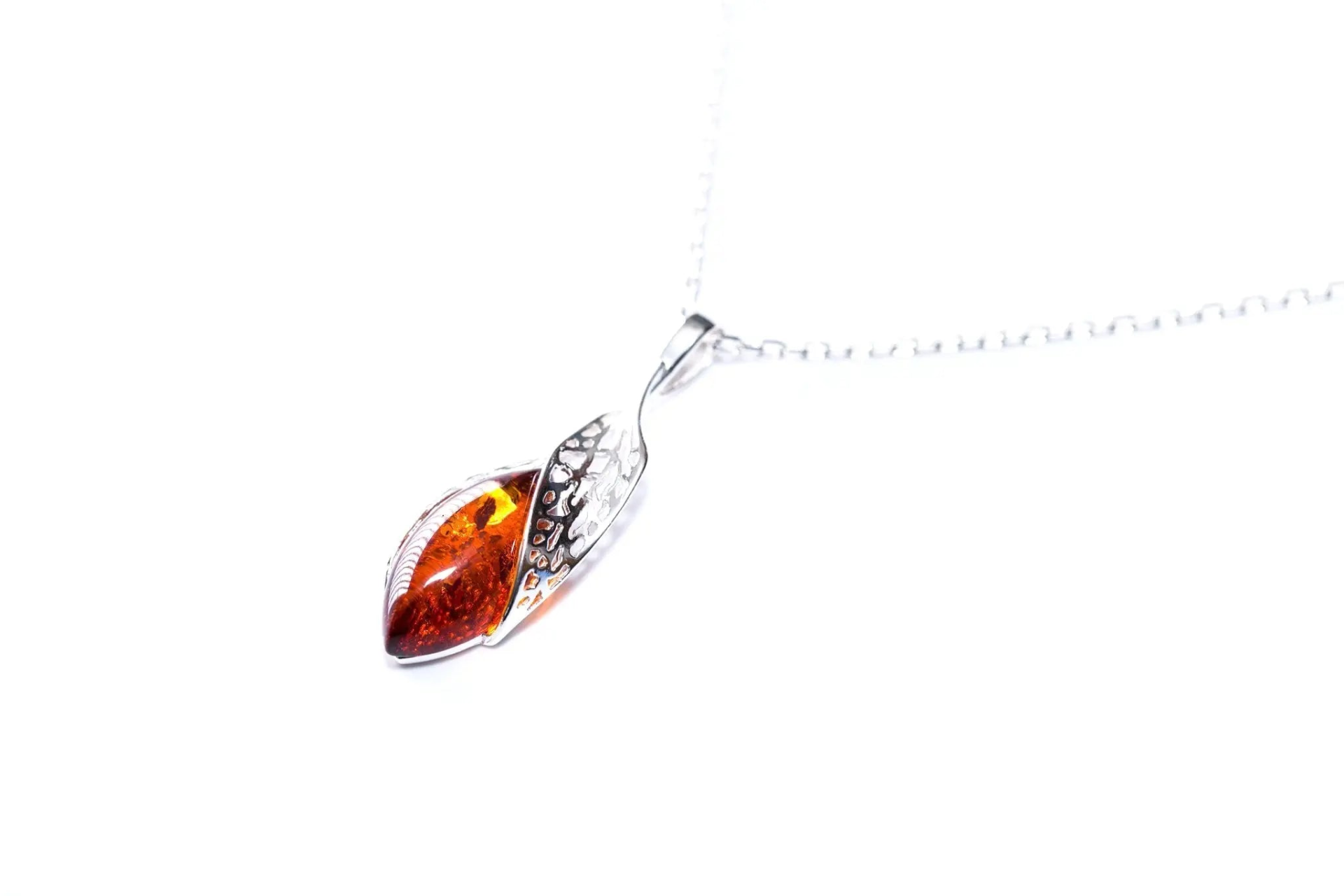 Fancy Top Amber & Silver Pendant | Modern Pendant Necklace - BEYRUN