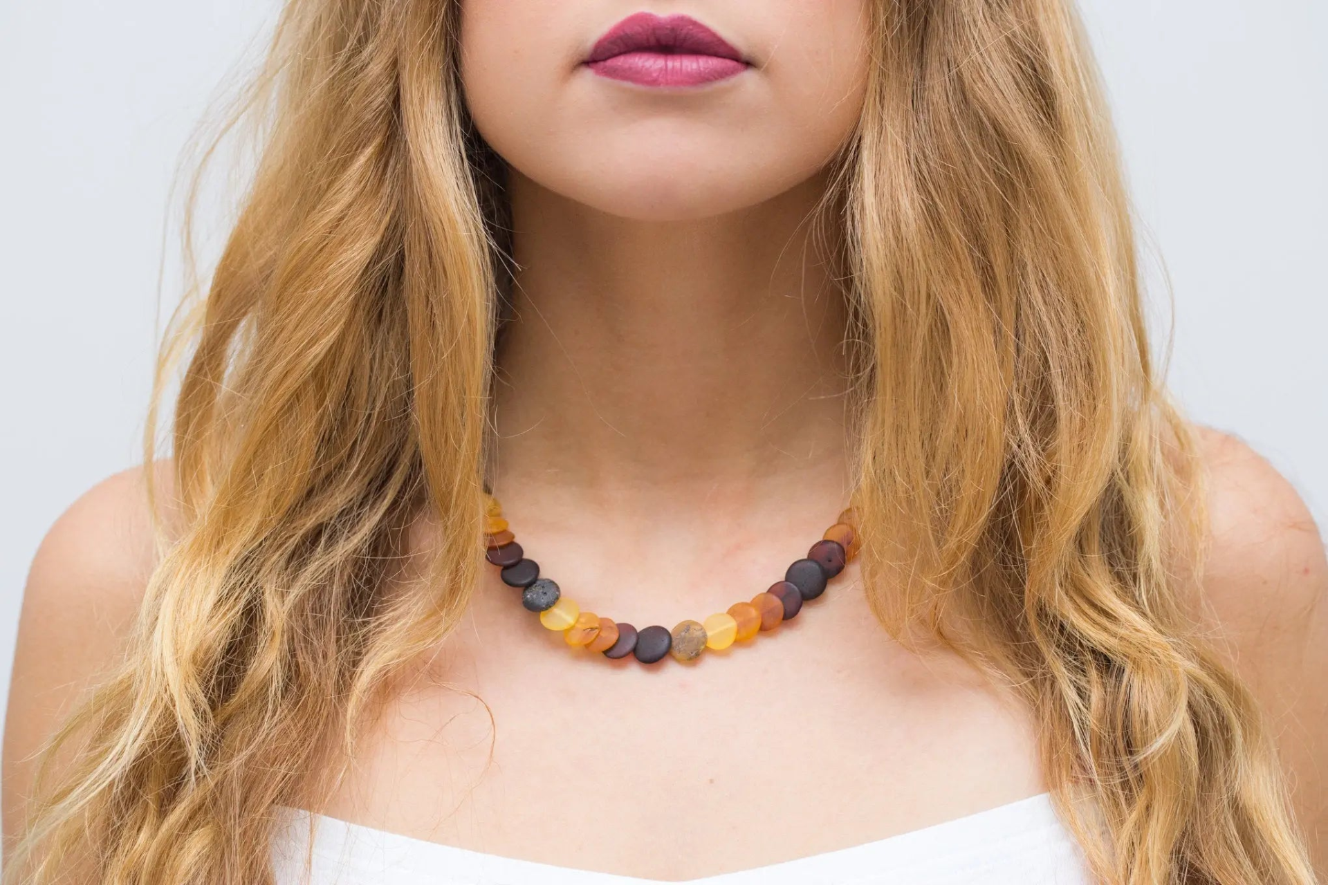 Small Amber Disc Necklace, Multicolour Amber Necklace - Luxurious Baltic Amber Jewelry - BEYRUN