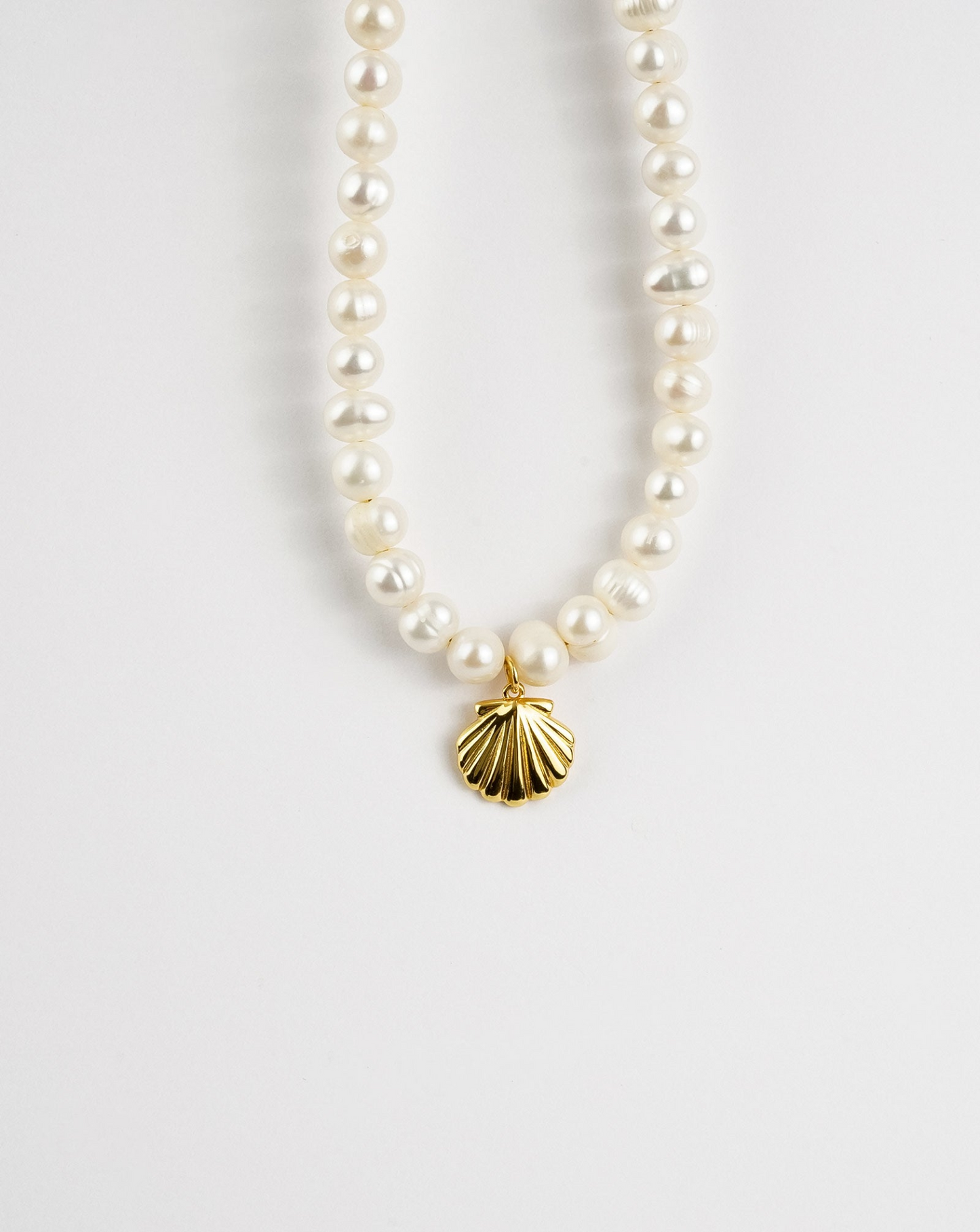 Luxurious Sea Shell Pearl Necklace - Elevate Your Style - BEYRUN