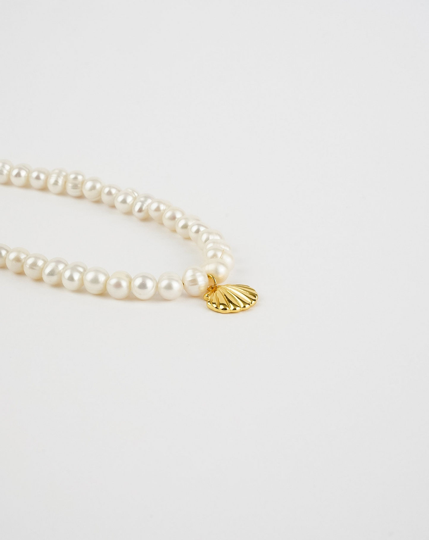 Luxurious Sea Shell Pearl Necklace - Elevate Your Style - BEYRUN