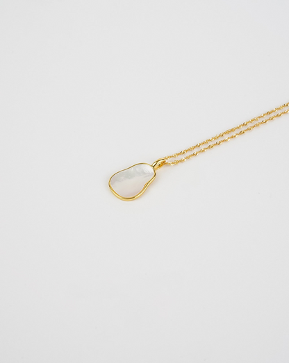 Wave Mother of Pearl Necklace - Elegant and Sophisticated | [Brand Name] - BEYRUN