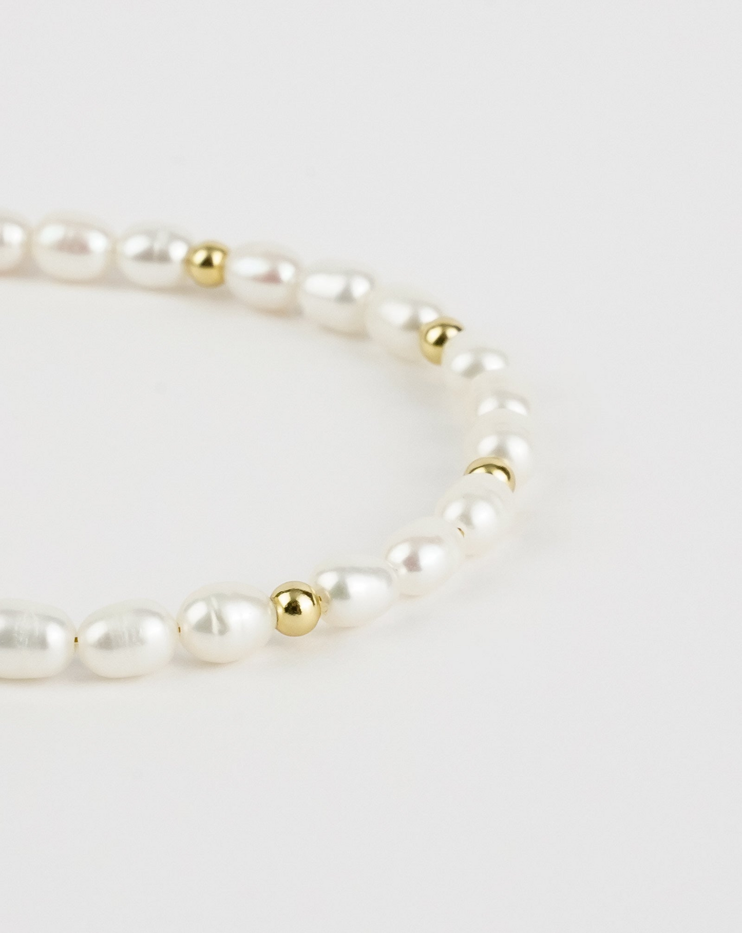 Elegant Seed Beaded Pearl Bracelet | Delicate and Lustrous – Elevate Your Style - BEYRUN