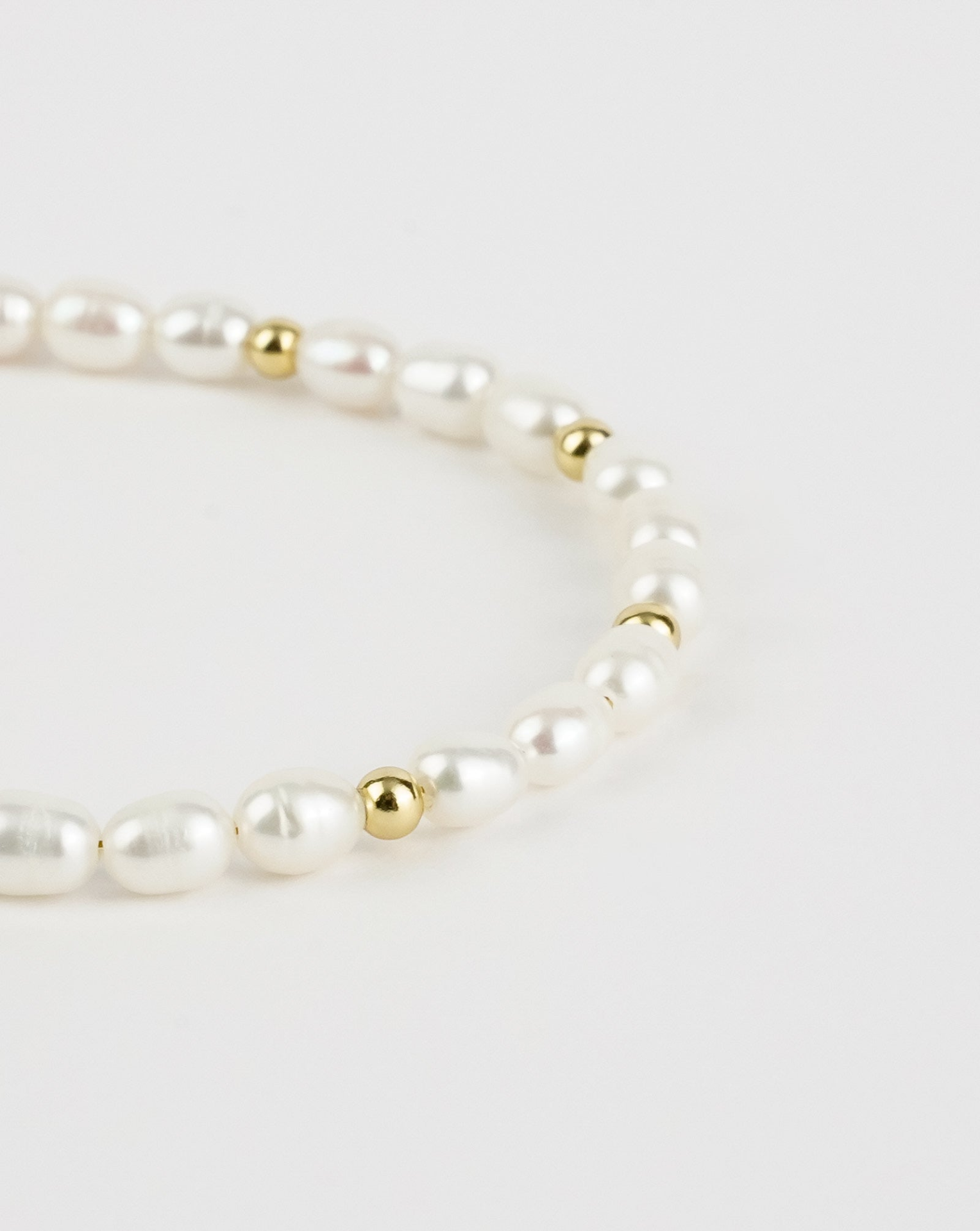 Elegant Seed Beaded Pearl Bracelet | Delicate and Lustrous – Elevate Your Style - BEYRUN