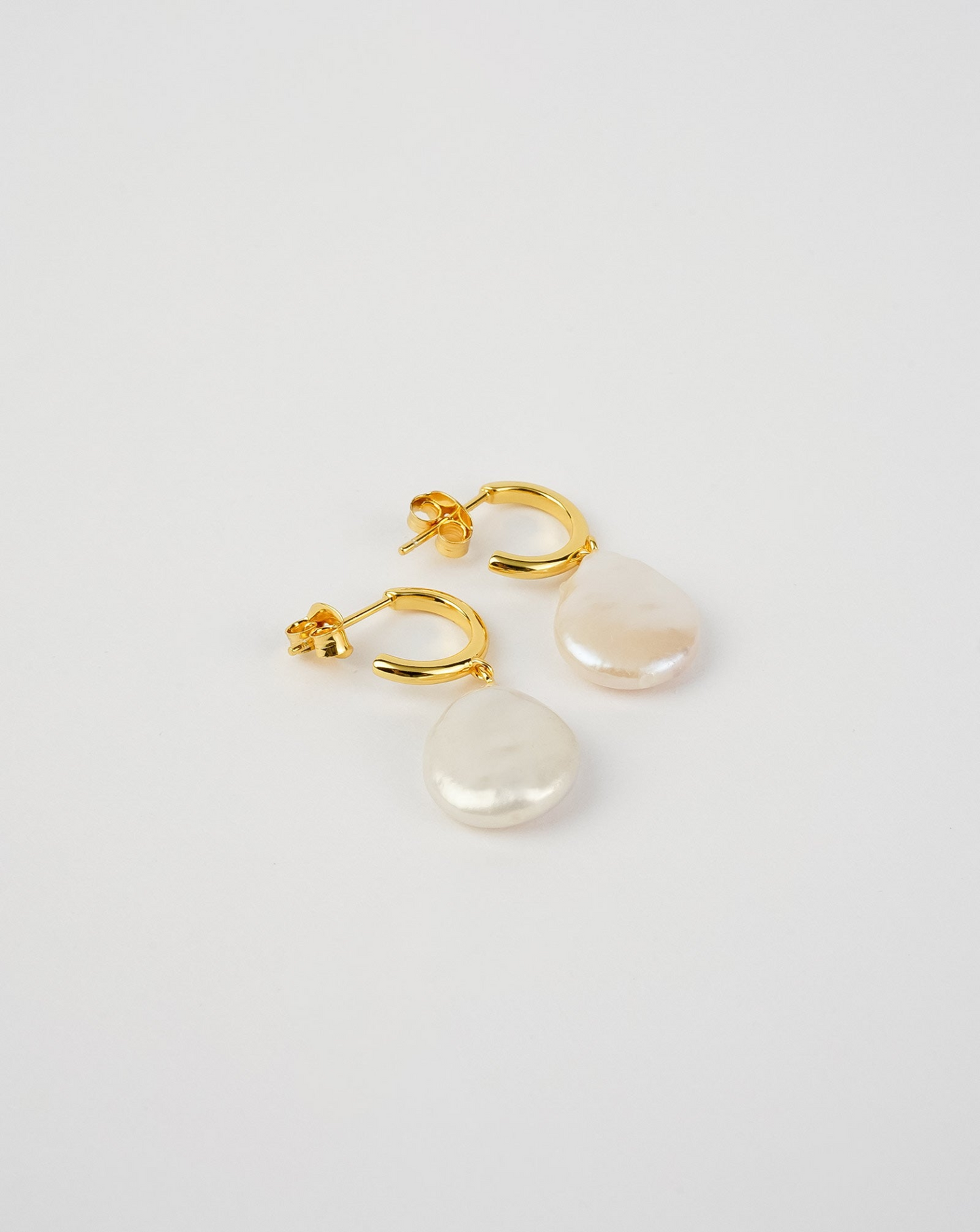 Elegant Open Back Flat Pearl Earrings – Timeless Freshwater Baroque Design