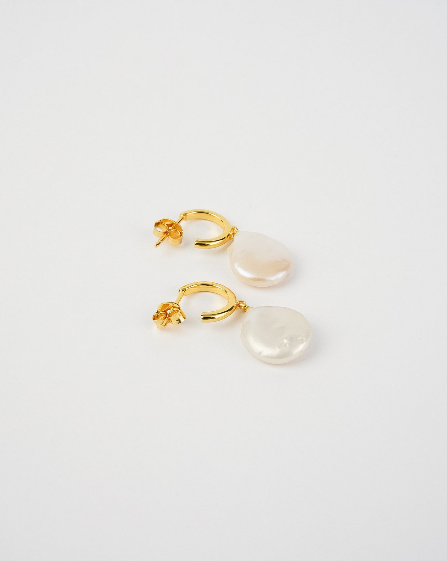 Elegant Open Back Flat Pearl Earrings – Timeless Freshwater Baroque Design