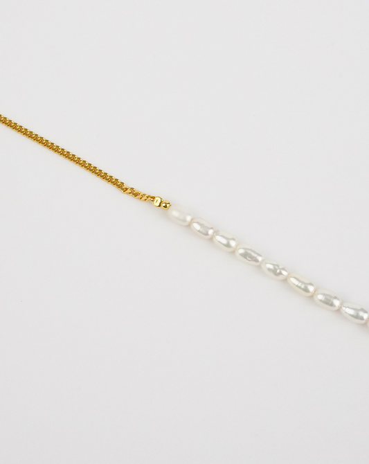 Half Chain Pearl Bracelet - Elegant and Modern Jewelry for Any Occasion - BEYRUN