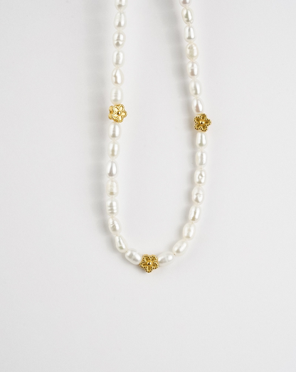 Flower Pearl Necklace - Elegant Floral Design with Freshwater Pearls - BEYRUN