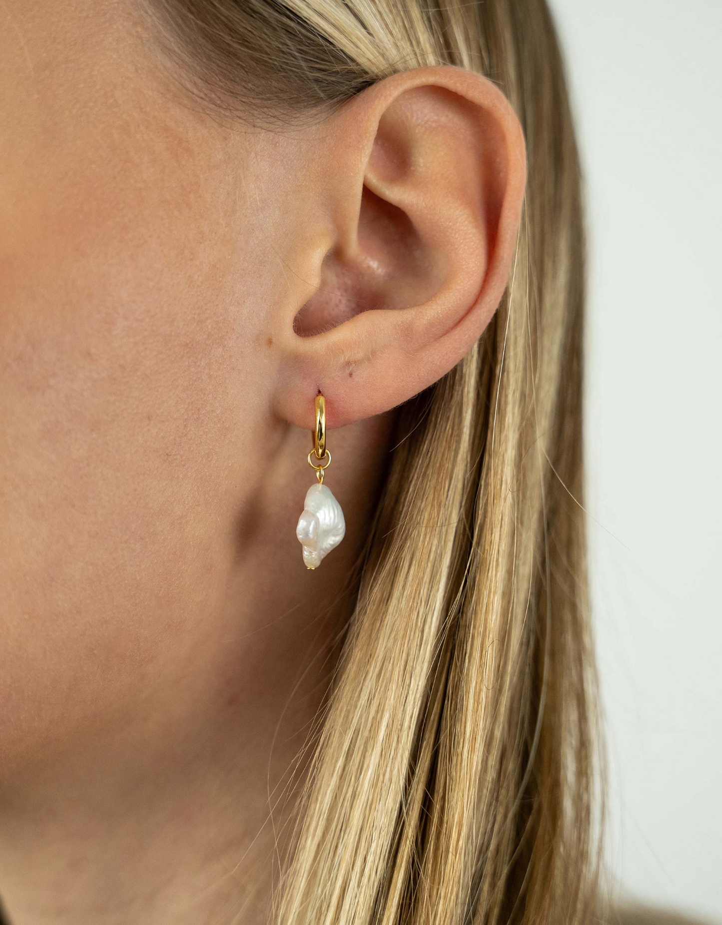 Clover Pearl Earrings - Elegant Freshwater Pearl Jewelry