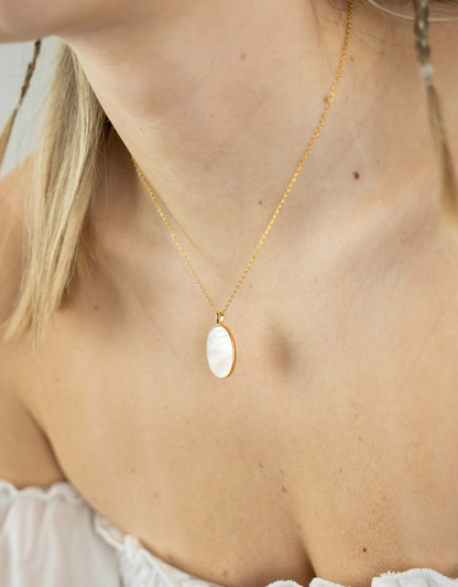 Flat Mother of Pearl Necklace - Exquisite Pendant Necklace - BEYRUN