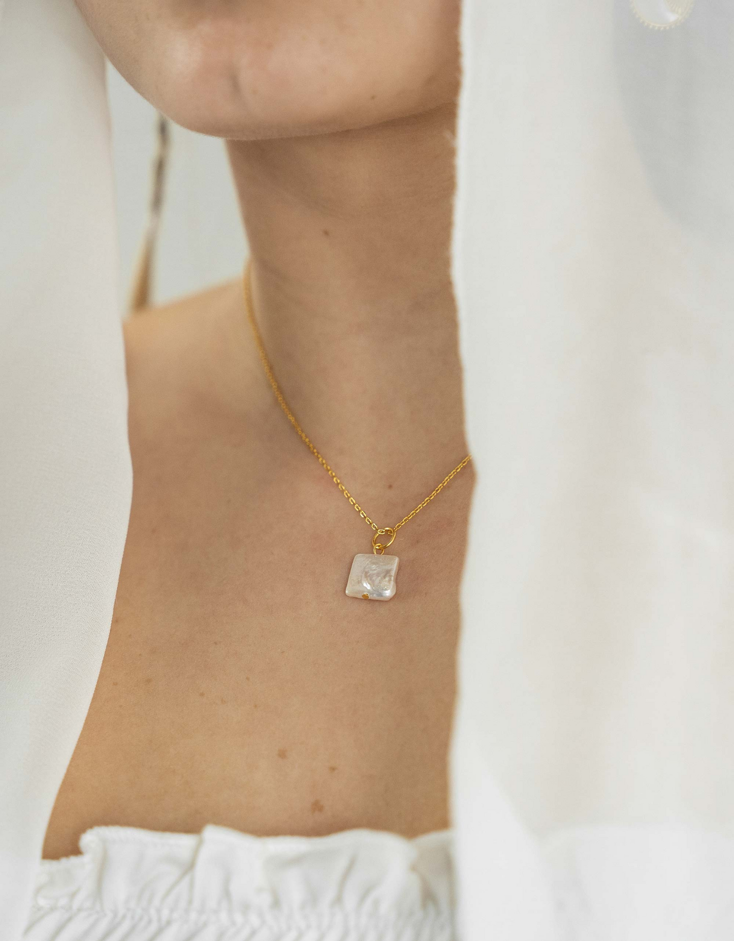 Square Pendant Pearl Necklace | Elegant Accessory for Any Outfit - BEYRUN