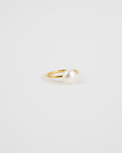 Classic Freshwater Pearl Ring - Timeless Elegance & Sophistication