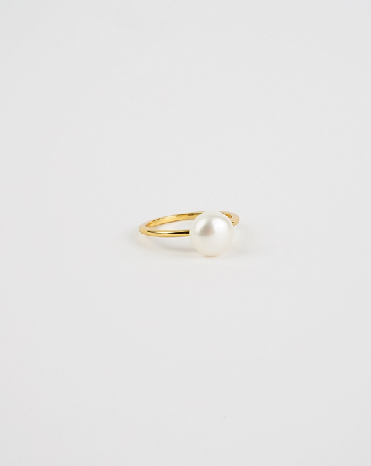 Classic Freshwater Pearl Ring - Timeless Elegance & Sophistication