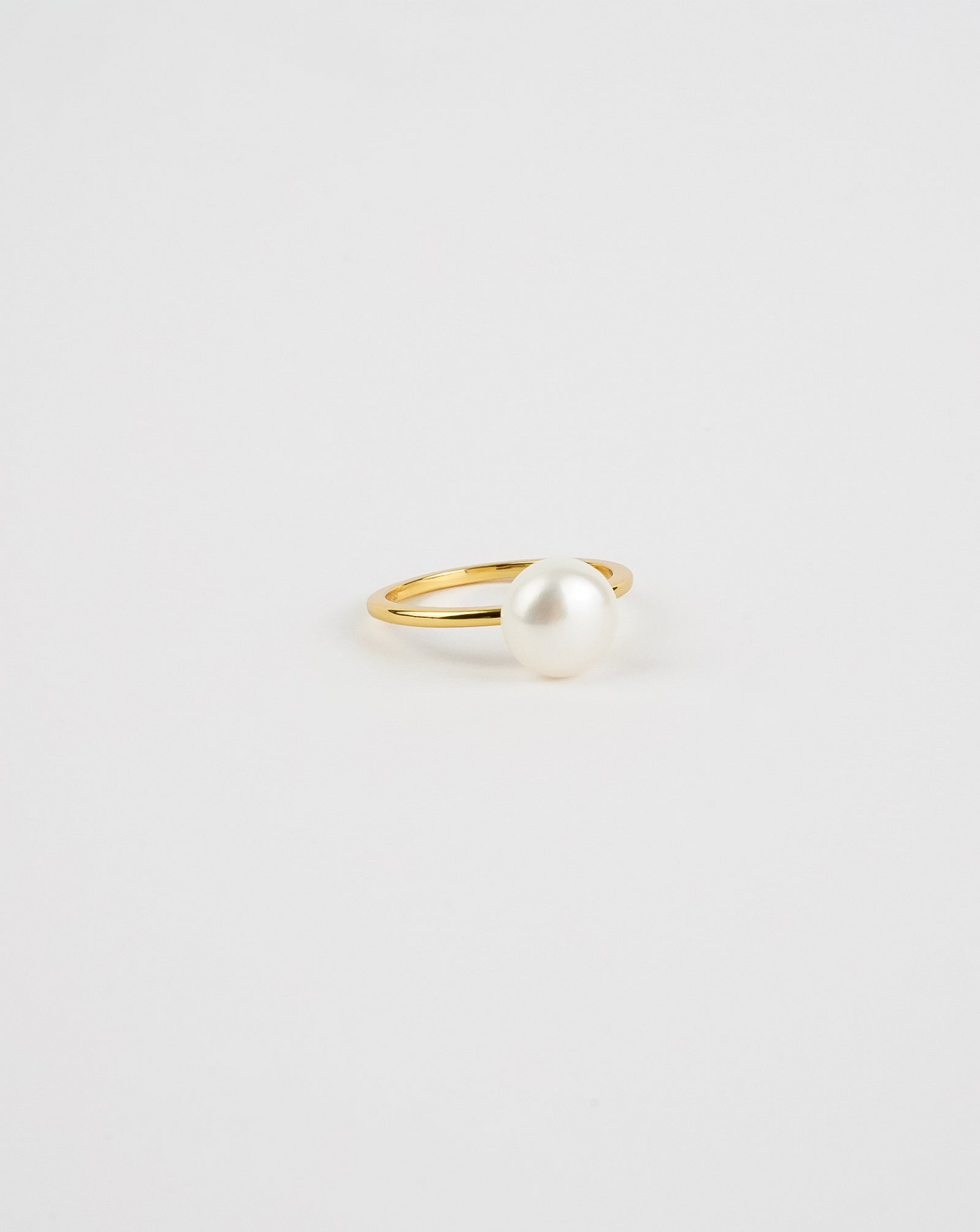 Classic Freshwater Pearl Ring - Timeless Elegance & Sophistication