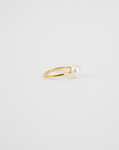 Classic Freshwater Pearl Ring - Timeless Elegance & Sophistication